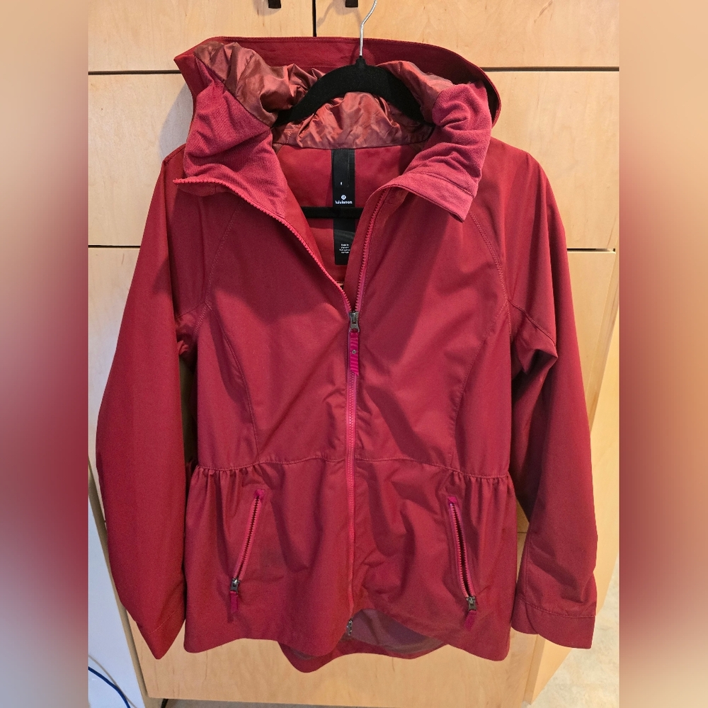 Lululemon Red Hooded Jacket Size 8